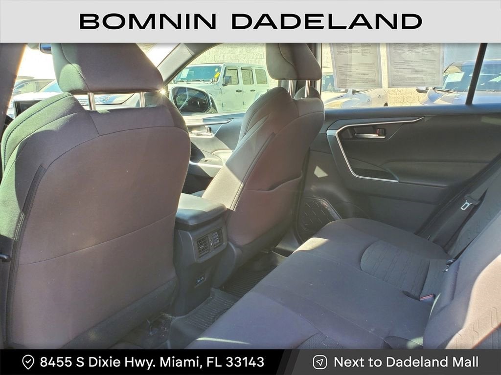 2022 Toyota RAV4 Hybrid SE