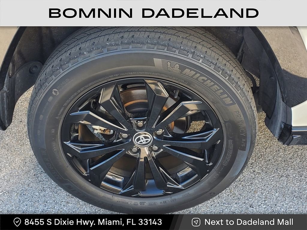 2022 Toyota RAV4 Hybrid SE