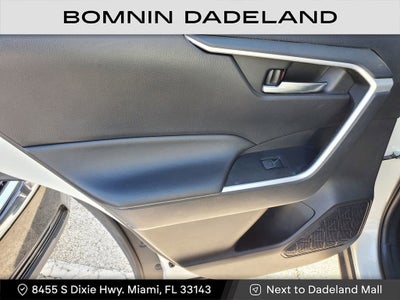 2022 Toyota RAV4 Hybrid SE