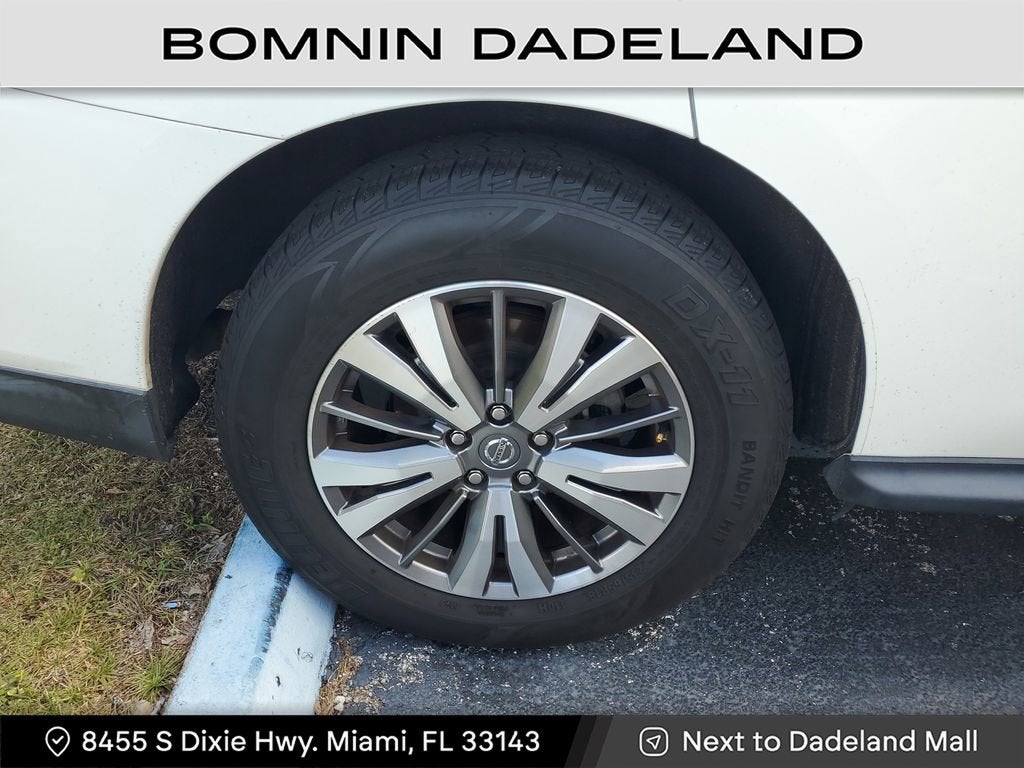 2020 Nissan Pathfinder SV