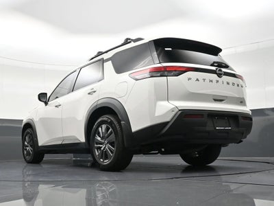 2022 Nissan Pathfinder SV