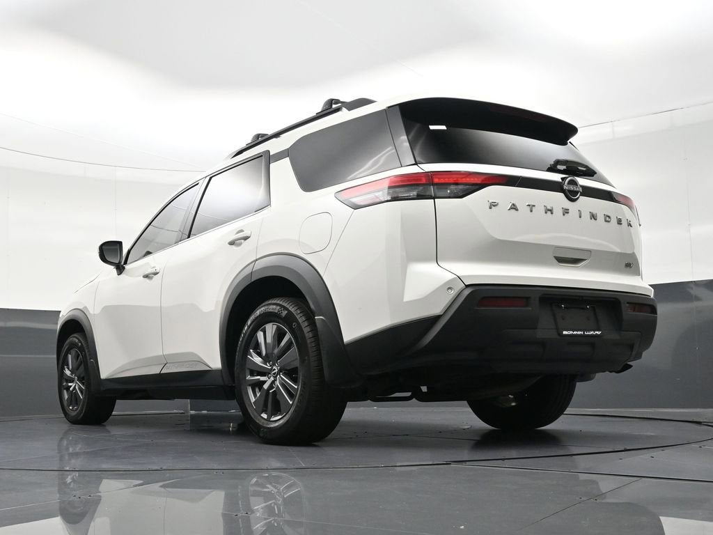 2022 Nissan Pathfinder SV