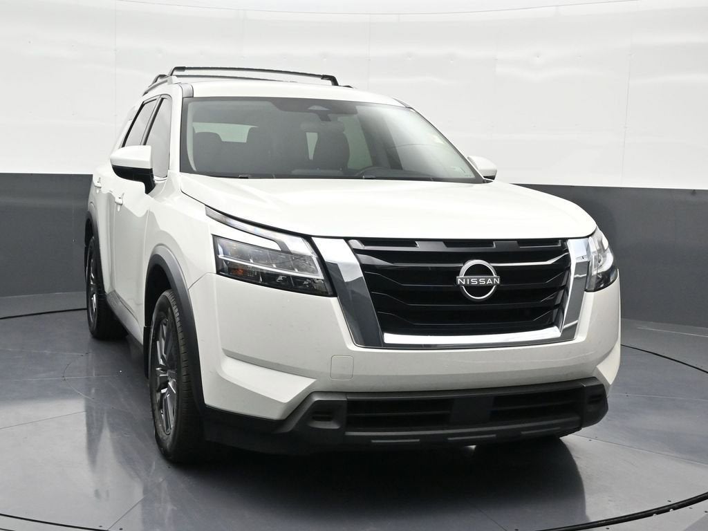 2022 Nissan Pathfinder SV