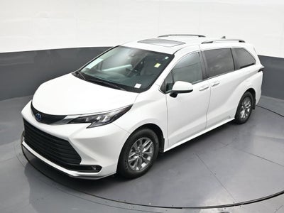 2025 Toyota Sienna XLE