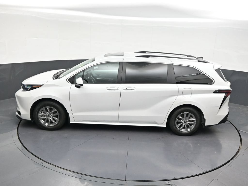 2025 Toyota Sienna XLE