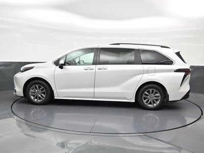 2025 Toyota Sienna XLE