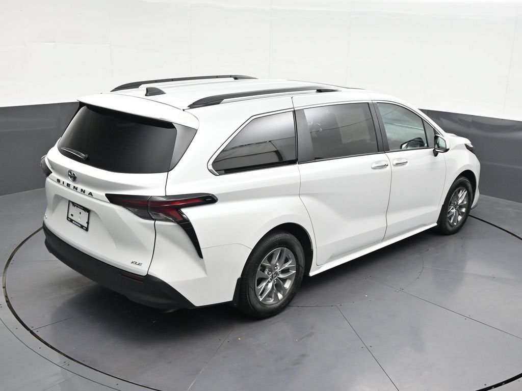 2025 Toyota Sienna XLE