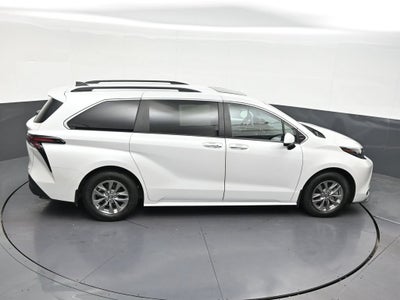2025 Toyota Sienna XLE