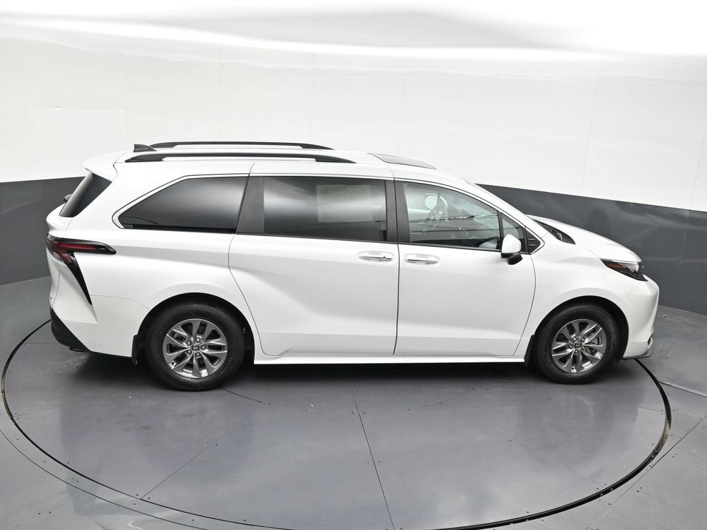 2025 Toyota Sienna XLE