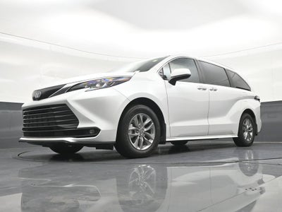 2025 Toyota Sienna XLE