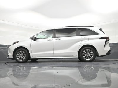 2025 Toyota Sienna XLE