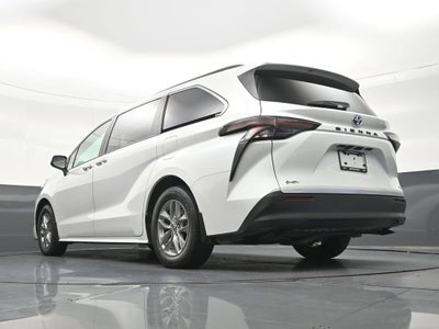 2025 Toyota Sienna XLE