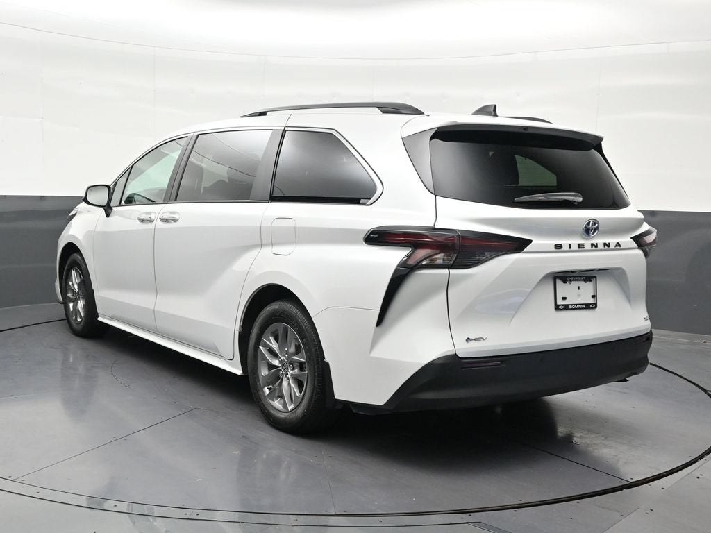 2025 Toyota Sienna XLE