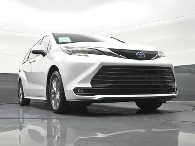 2025 Toyota Sienna XLE