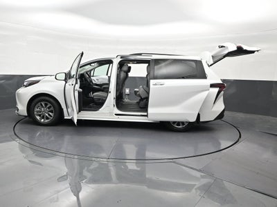 2025 Toyota Sienna XLE