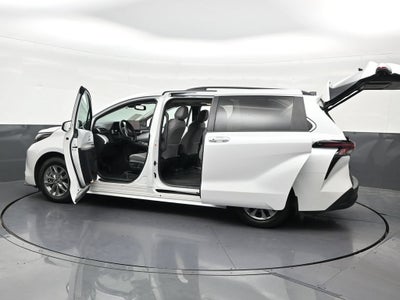 2025 Toyota Sienna XLE