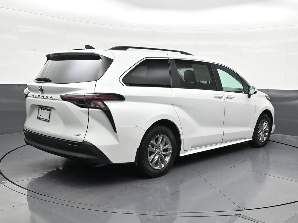 2025 Toyota Sienna XLE