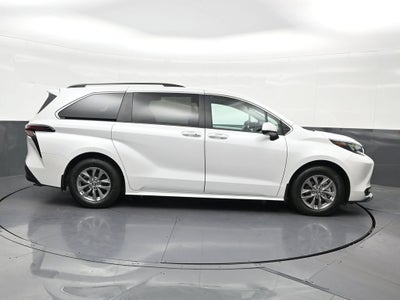 2025 Toyota Sienna XLE