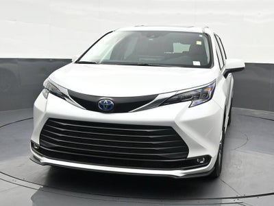 2025 Toyota Sienna XLE