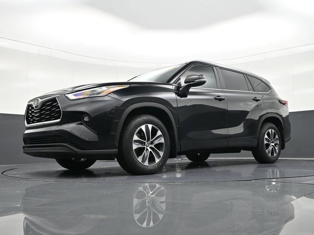 2024 Toyota Highlander LE