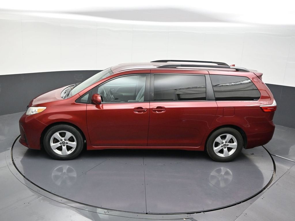 2020 Toyota Sienna LE Auto Access Seat