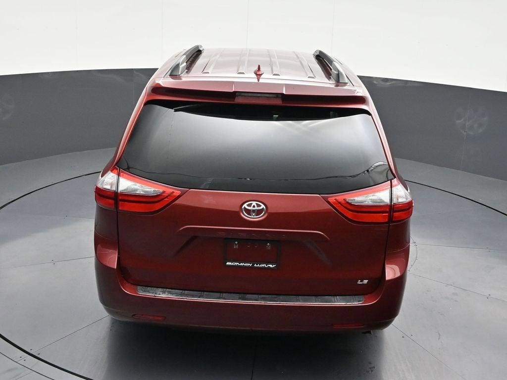 2020 Toyota Sienna LE Auto Access Seat