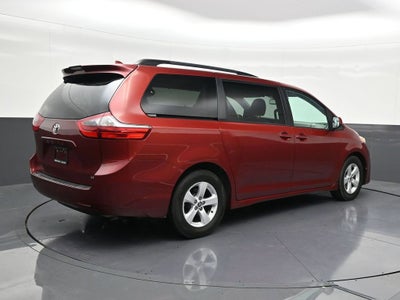 2020 Toyota Sienna LE Auto Access Seat