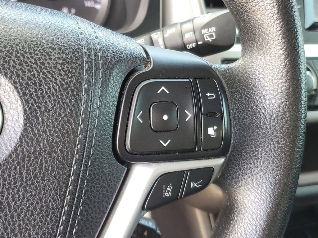 2018 Toyota Highlander LE