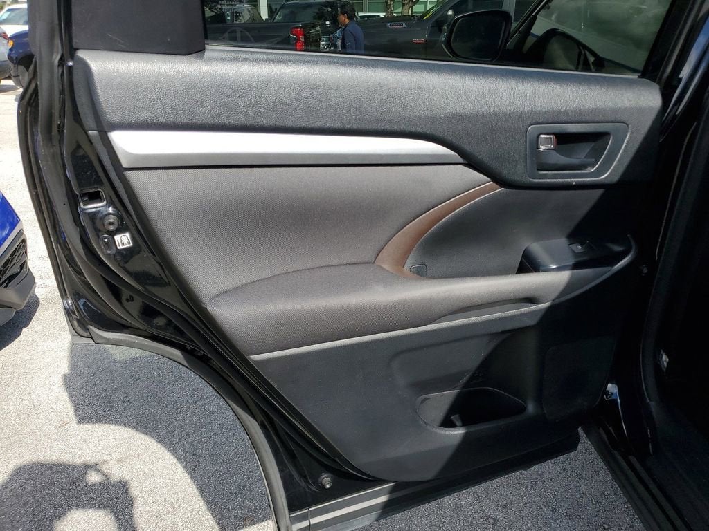 2018 Toyota Highlander LE