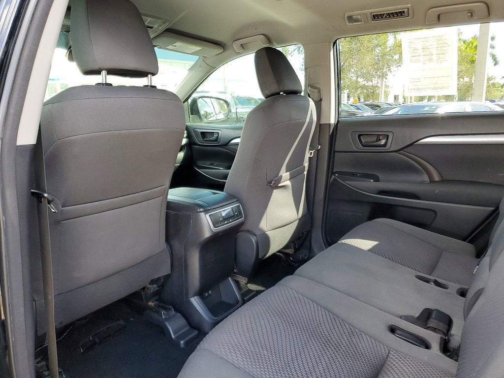 2018 Toyota Highlander LE