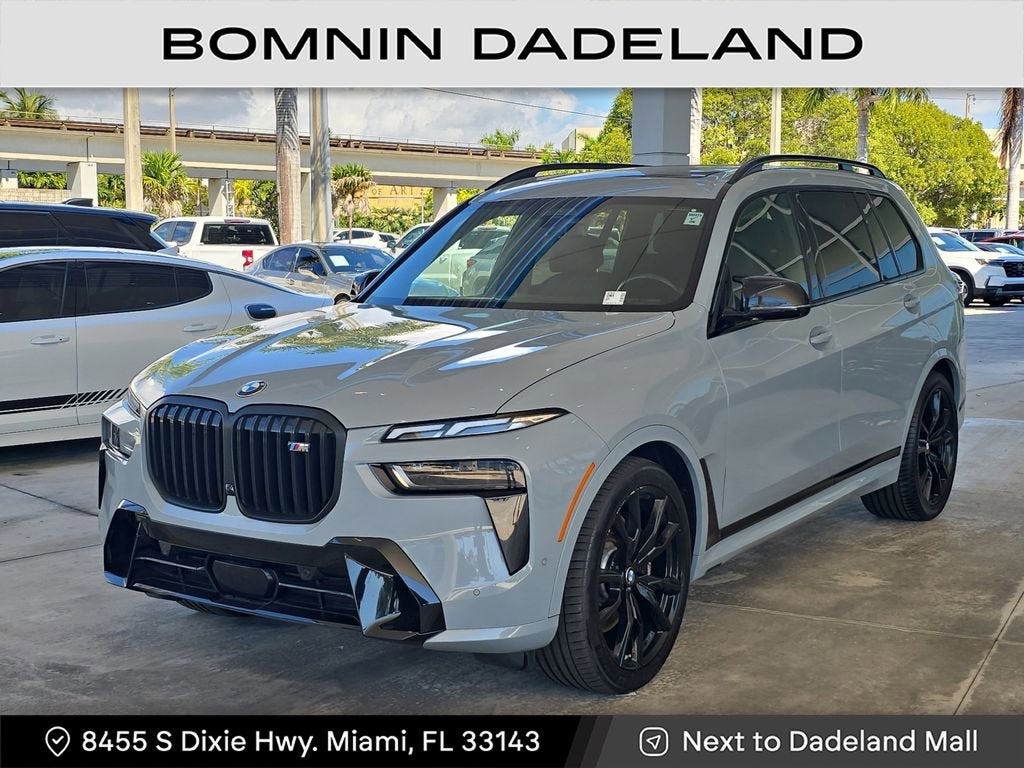 2023 BMW X7 M60i