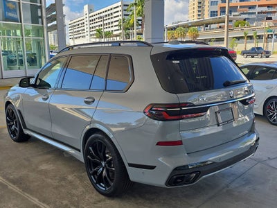 2023 BMW X7 M60i