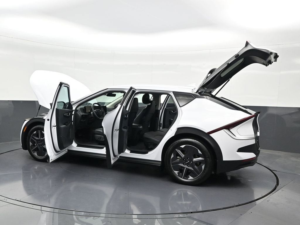2025 Kia EV6 Light