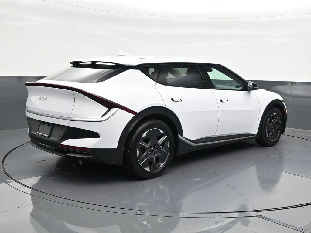 2025 Kia EV6 Light