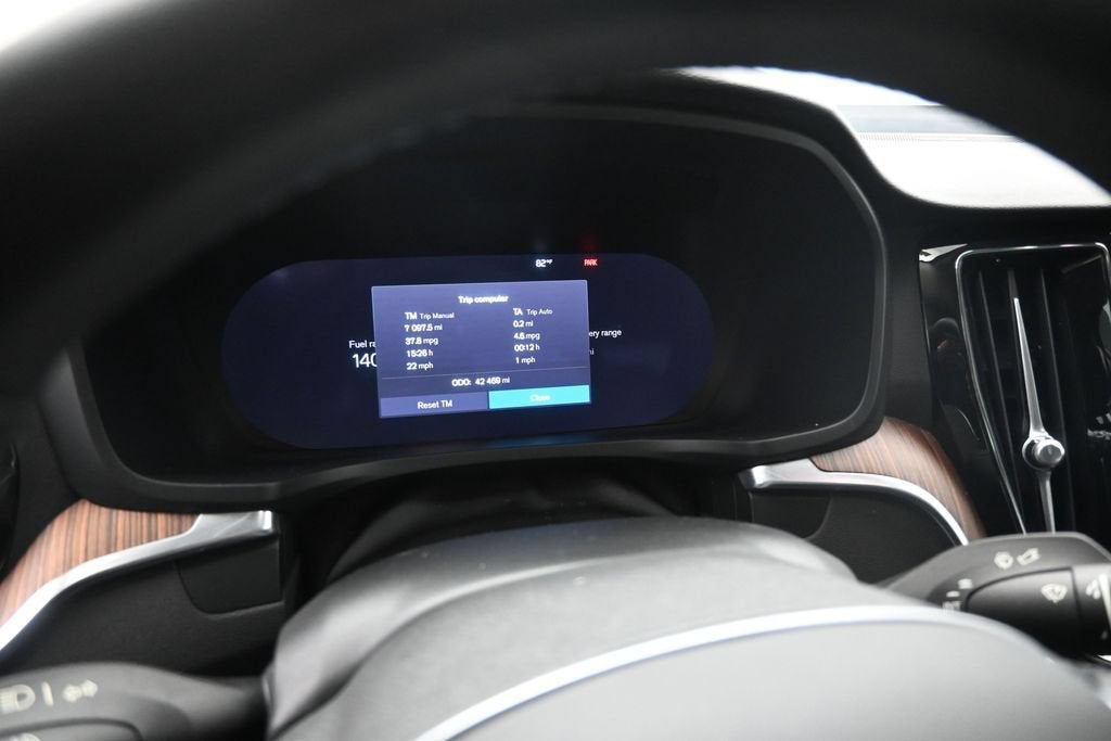 2024 Volvo S60 Recharge Plug-In Hybr Plus Dark Theme
