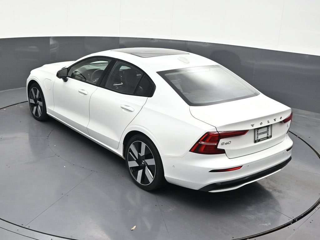 2024 Volvo S60 Recharge Plug-In Hybr Plus Dark Theme