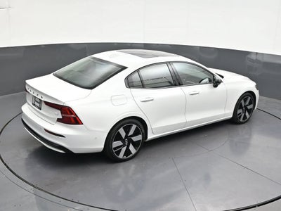 2024 Volvo S60 Recharge Plug-In Hybr Plus Dark Theme