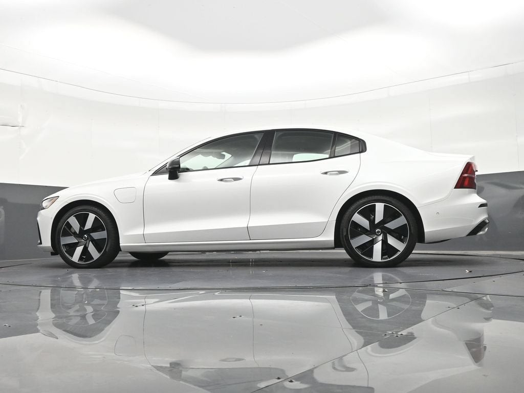 2024 Volvo S60 Recharge Plug-In Hybr Plus Dark Theme
