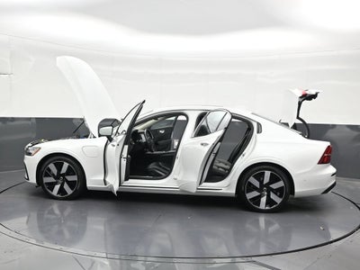 2024 Volvo S60 Recharge Plug-In Hybr Plus Dark Theme