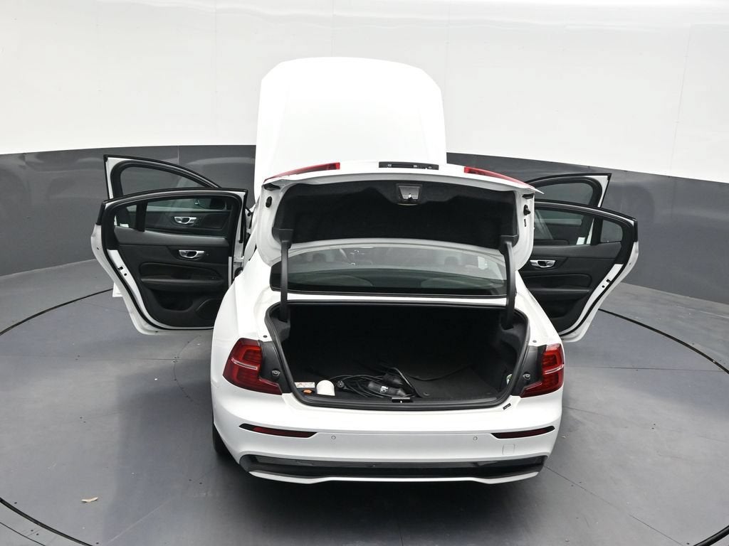 2024 Volvo S60 Recharge Plug-In Hybr Plus Dark Theme