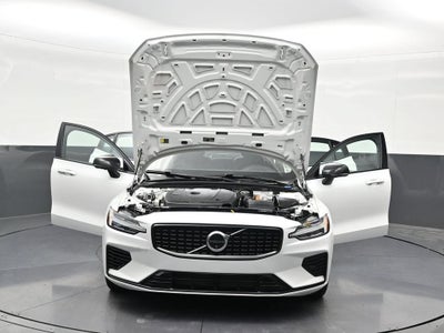 2024 Volvo S60 Recharge Plug-In Hybr Plus Dark Theme