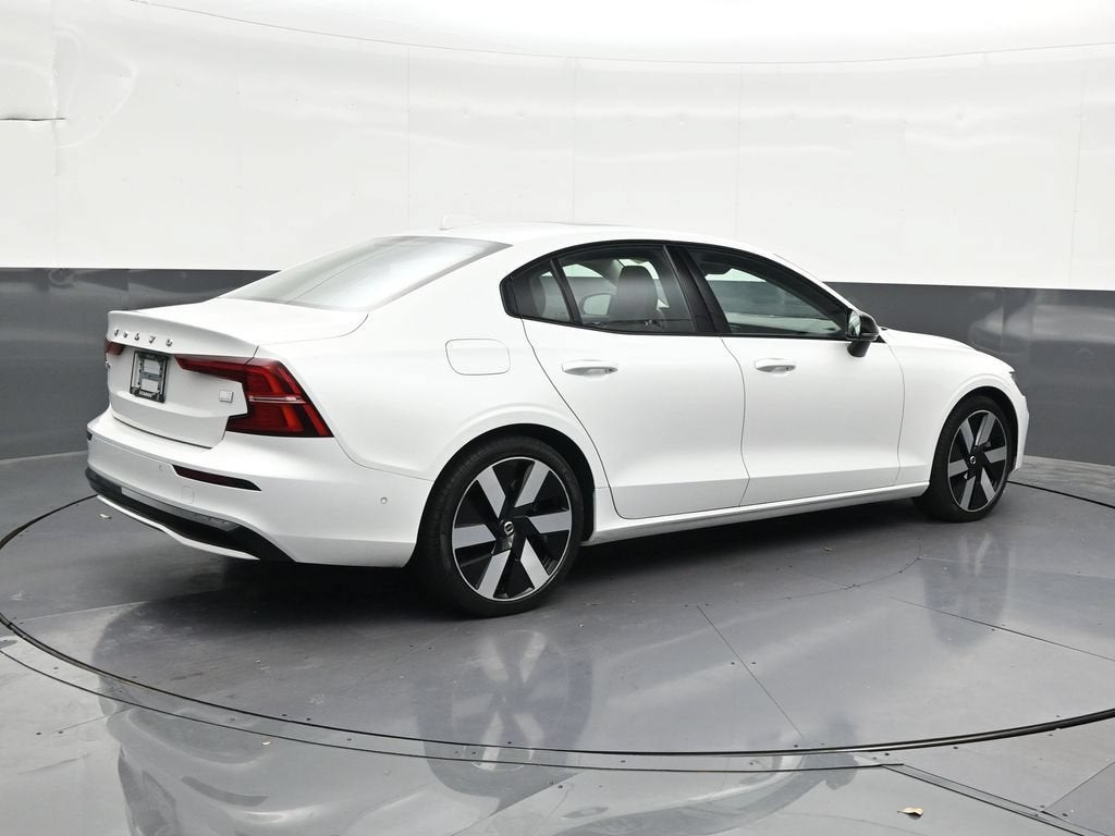 2024 Volvo S60 Recharge Plug-In Hybr Plus Dark Theme