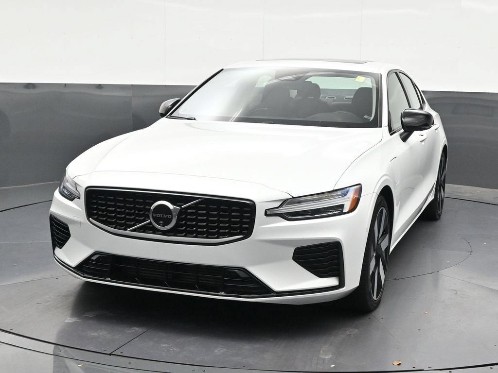 2024 Volvo S60 Recharge Plug-In Hybr Plus Dark Theme