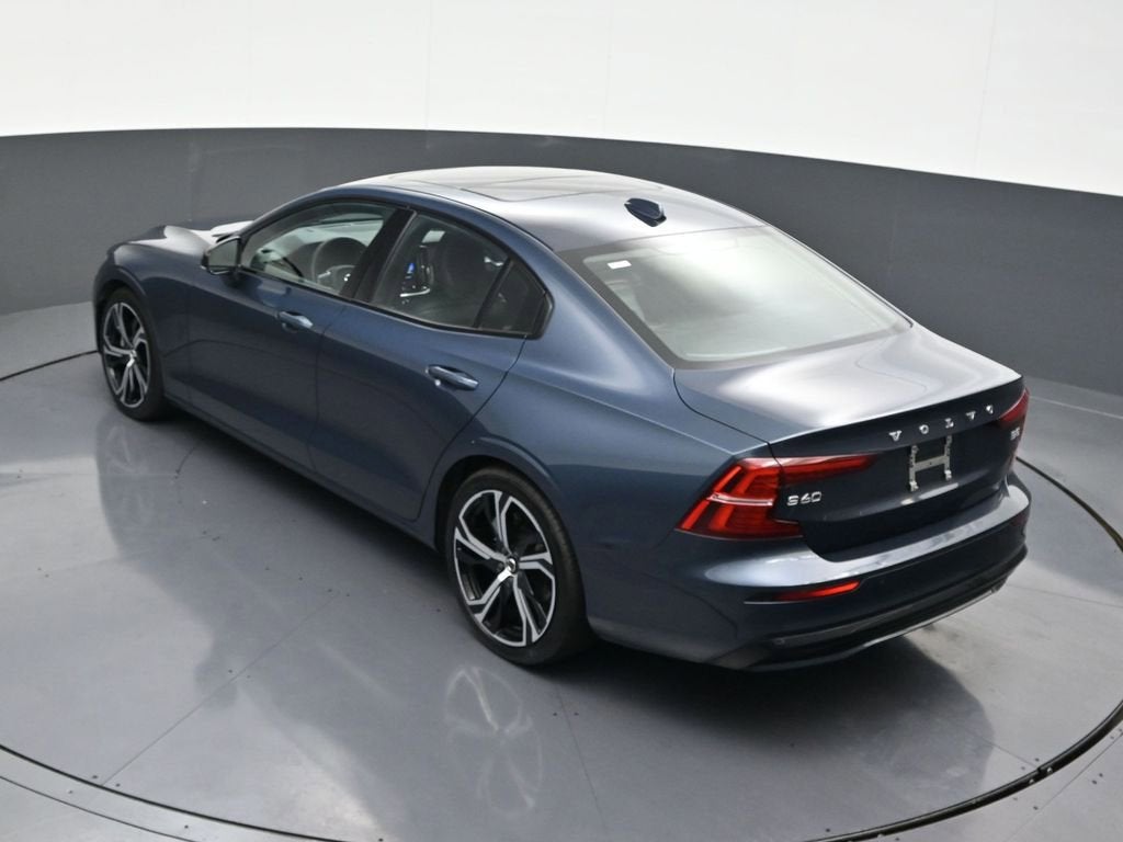 2023 Volvo S60 Core Dark Theme