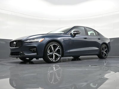2023 Volvo S60 Core Dark Theme