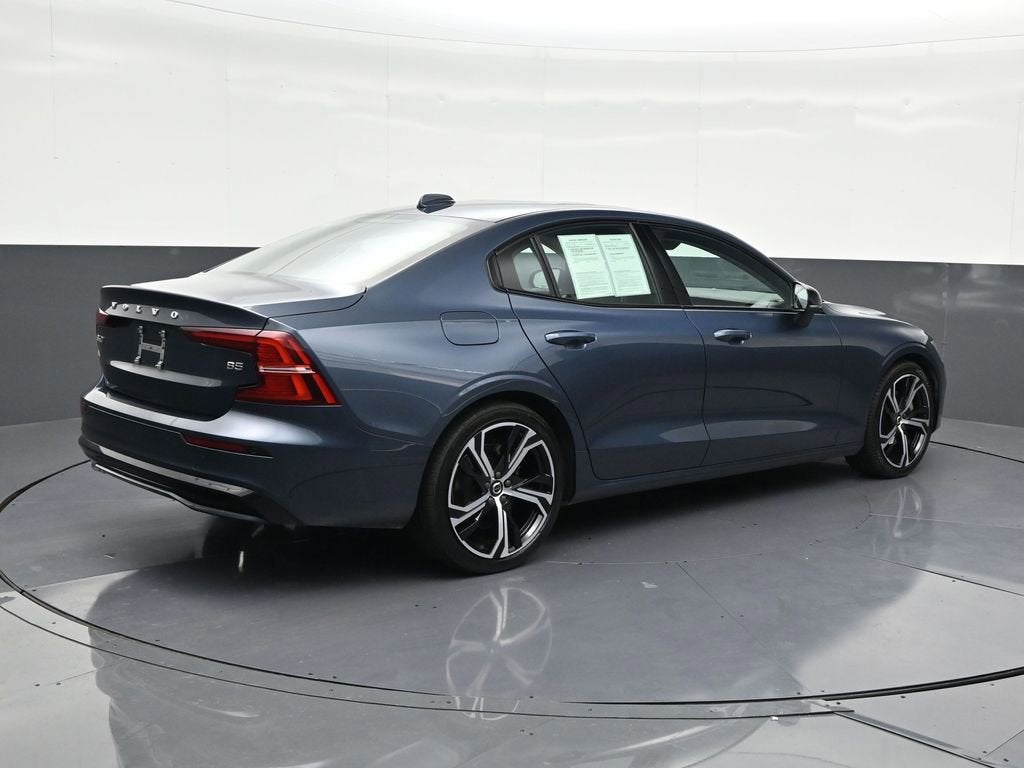 2023 Volvo S60 Core Dark Theme