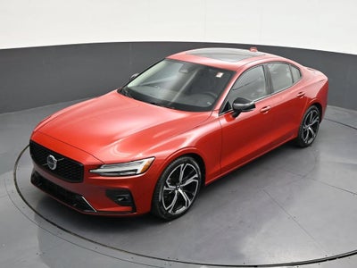 2023 Volvo S60 Core Dark Theme