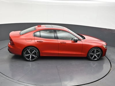 2023 Volvo S60 Core Dark Theme