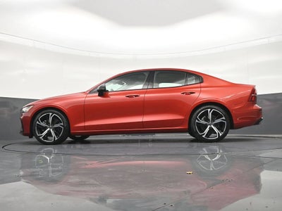 2023 Volvo S60 Core Dark Theme