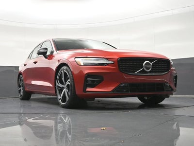 2023 Volvo S60 Core Dark Theme